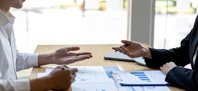 What's the Difference Between a Bookkeeper and an Accountant?